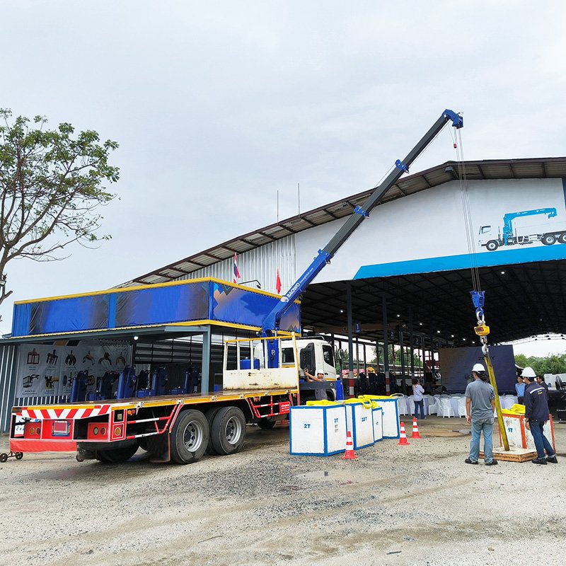 Heavy-Duty SQS80G-4 Truck Mounted Crane | 4 Ton Lift, 10.3m Outreach | 8.0 TM Power - Image 2