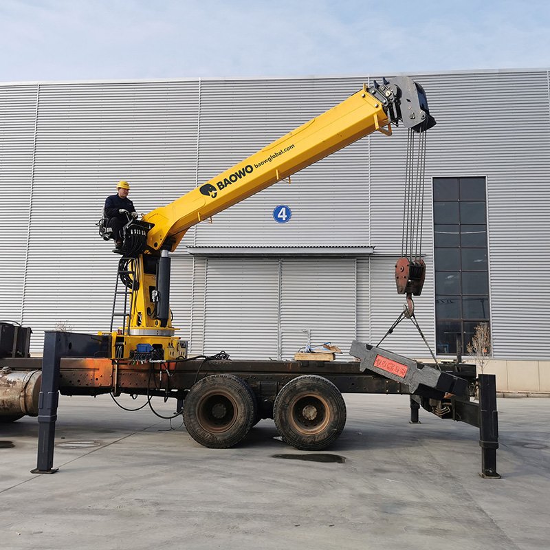 BAOWO SQS300G-5 Truck Mounted Crane – 12 Ton Capacity, 330 kN·m Lifting Moment & 18.75 m Hydraulic Outreach - Image 3
