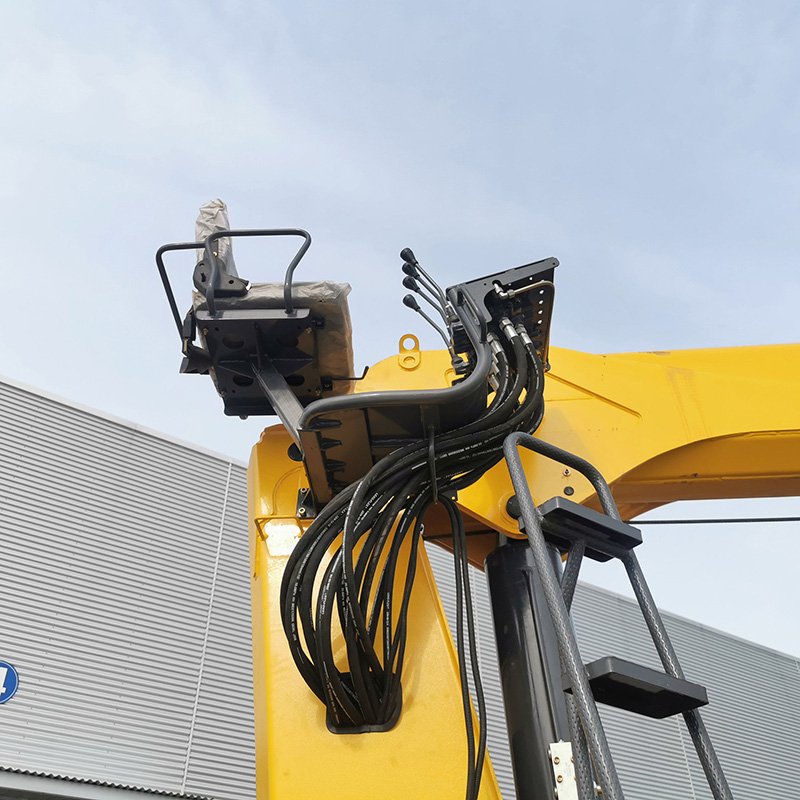 BAOWO SQS300G-5 Truck Mounted Crane – 12 Ton Capacity, 330 kN·m Lifting Moment & 18.75 m Hydraulic Outreach - Image 4