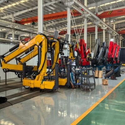 SQS125A-3 ，SQS125A-3 truck crane ，12.5 TM crane ，5 ton truck mounted crane ，Straight boom crane ，BAOWO truck crane