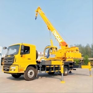 16 ton truck mounted crane，16 ton truck crane，heavy duty truck mounted crane，U-shaped boom truck crane，BAOWO truck crane16 ton telescopic boom truck crane for sale，truck mounted crane with 38.5m boom，heavy duty mobile truck crane supplier，OEM truck mounted crane manufacturer，infrastructure truck crane solution