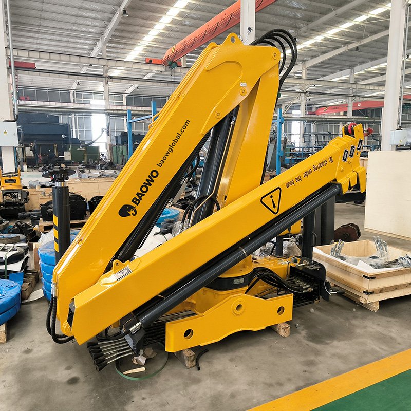 SQZ400A-5 folding boom crane,40 t·m knuckle boom crane,18 ton hydraulic crane,heavy duty truck mounted crane,30MPa high-pressure crane,BaoWo folding boom crane,industrial crane for heavy lifting,5-section knuckle boom crane