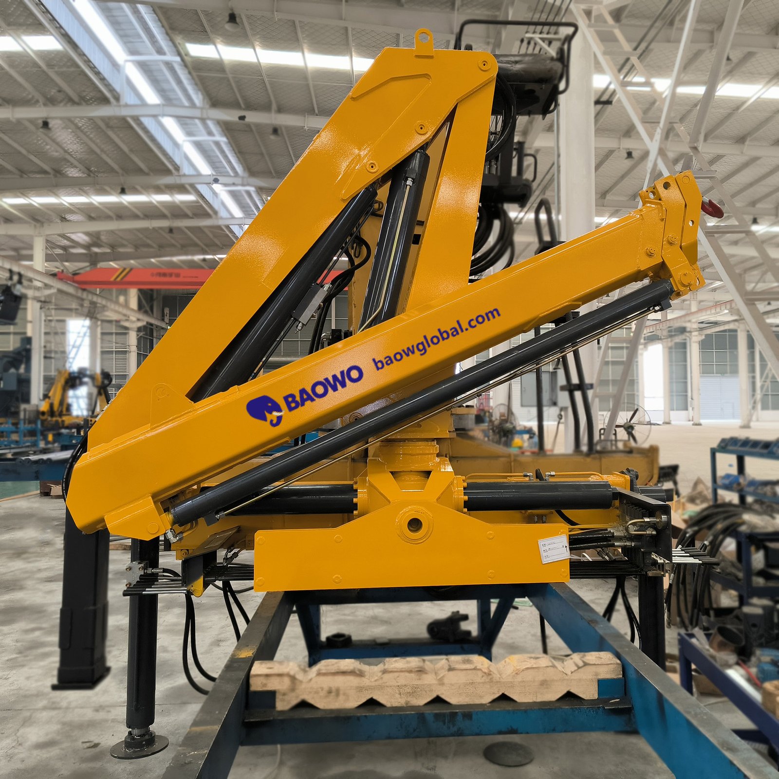 BaoWo SQZ40A-1 Knuckle Boom Crane | 2 Ton Capacity | 4 t·m Lifting Moment | 22MPa Hydraulic System - Image 4