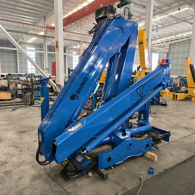 BAOWO SQZ400A-4 Folding Boom Crane | 40 t·m Lifting Moment | 18 Ton Heavy-Duty Capacity | 30MPa Hydraulic System - Image 4