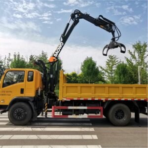Truck mounted log grapple，Hydraulic log grabber truck，4 ton log grapple，Truck mounted crane with grapple，360 degree log grapple truck，High flow hydraulic log grabber，Forestry log handling truck，BAOWO BW030 log grapple ，Self loading log transport truck